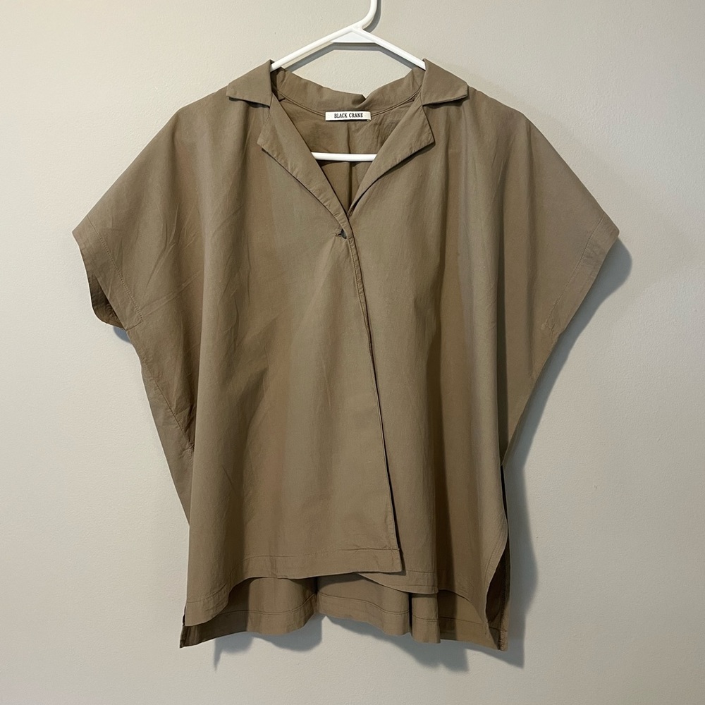 Black Crane Olive Top M